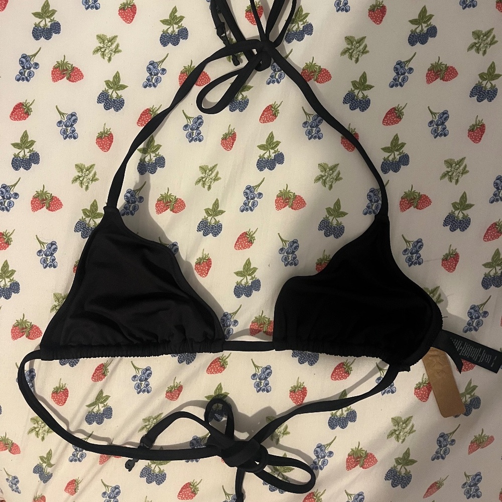 SKIMS triangle top black size L